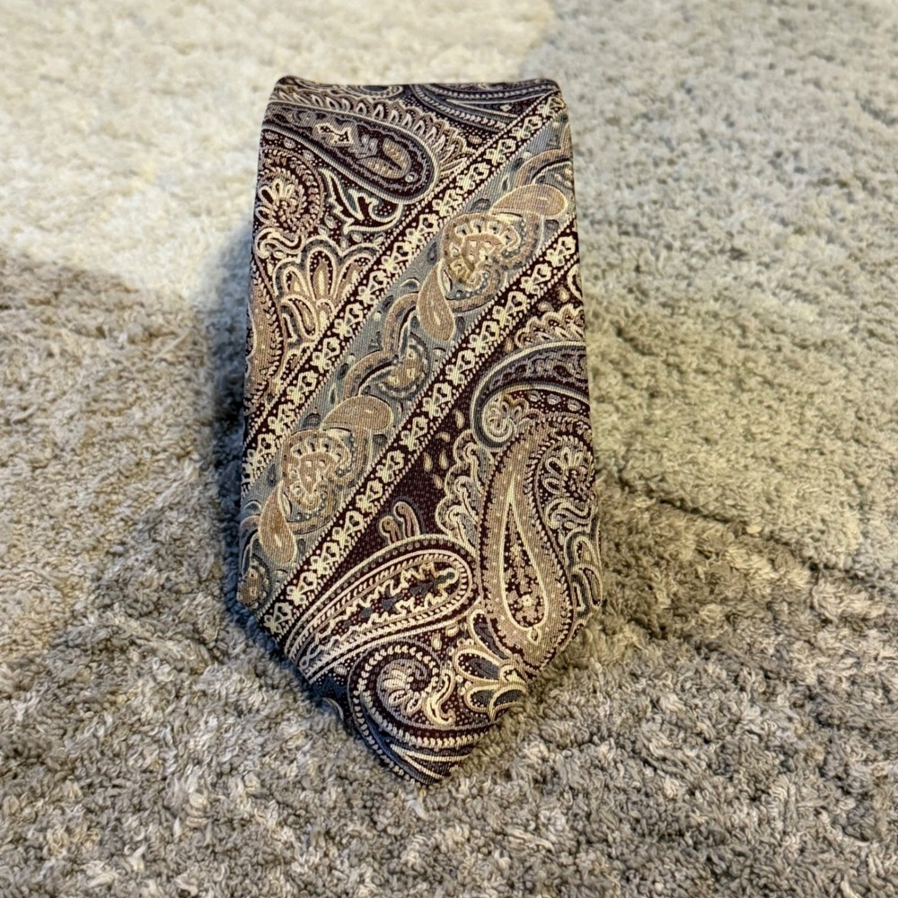 Gene Hiller California Porter & Ashbury Mens Silk Paisley Tie Burgundy Tan‎ 3x59
